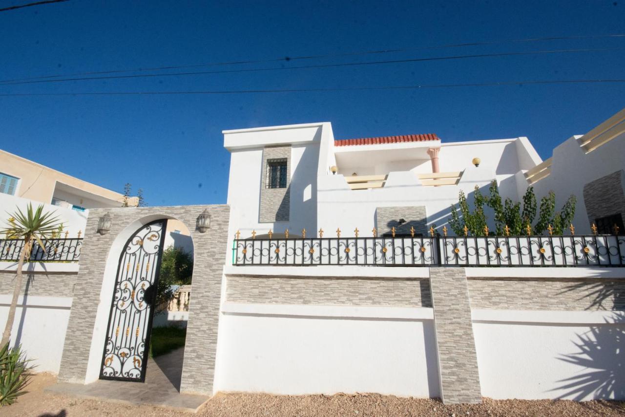 Villa Meublee Avec Piscine Et Abri De Voiture Erriadh Luaran gambar