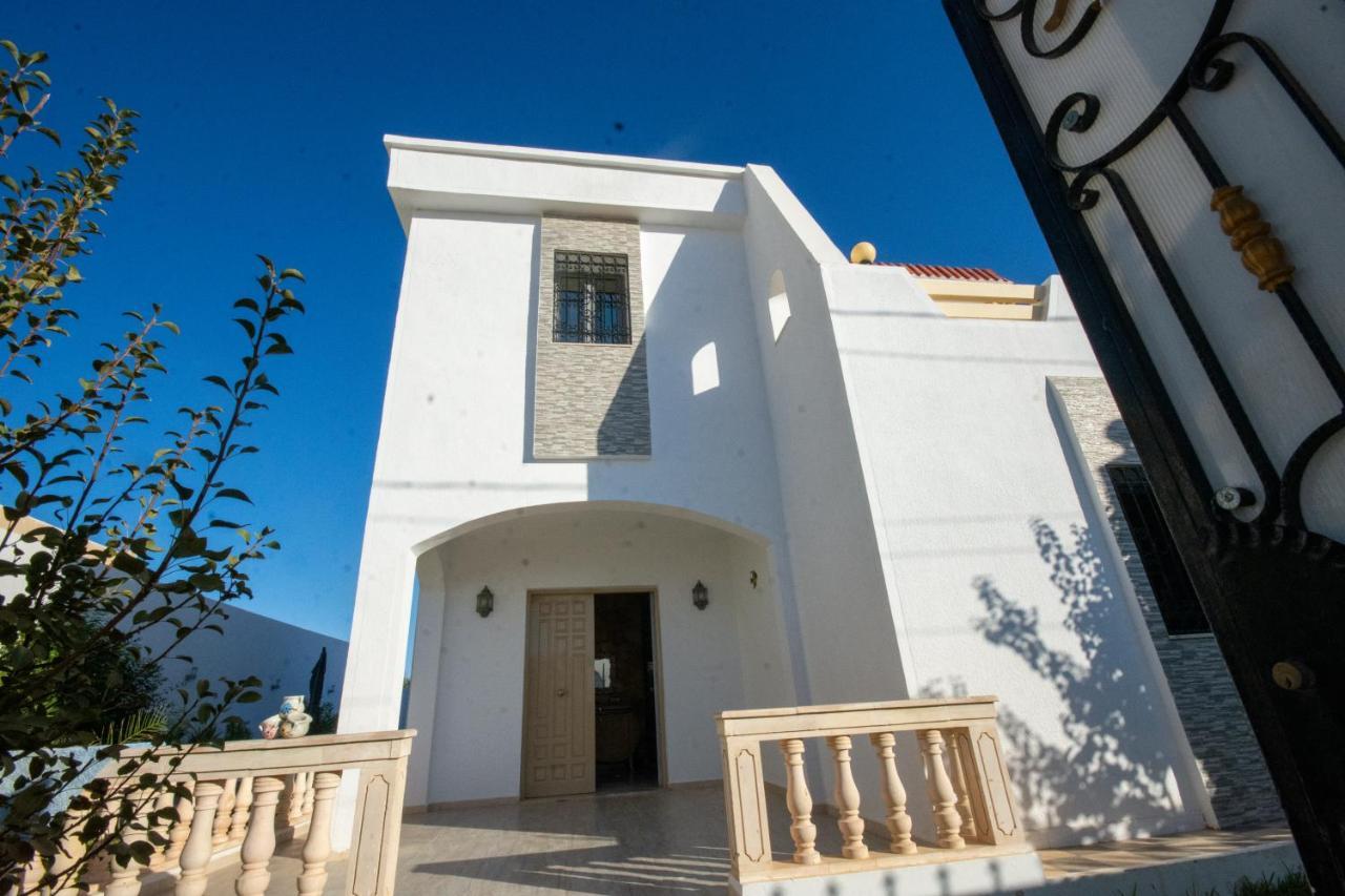 Villa Meublee Avec Piscine Et Abri De Voiture Erriadh Luaran gambar